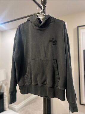 BLACK PULLOVER HOODIE FROM AMERICAN EAGLE